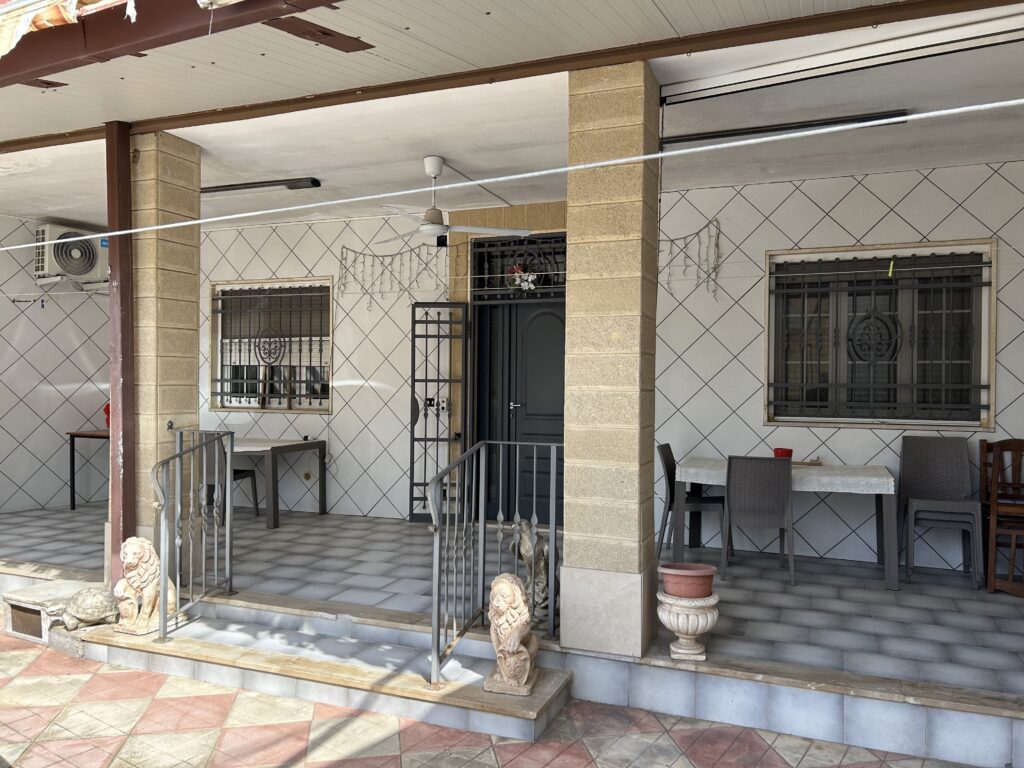 Indipendente con Veranda vicino al Quartiere delle Ceramiche